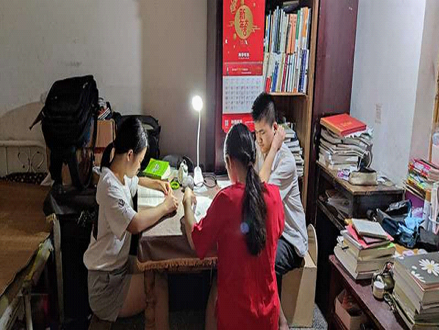 团大祥区委：走访贫困学子 真情暖人心_邵阳头条网