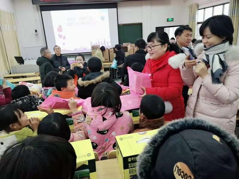 2020春节一起“把爱带回家”——大祥区妇联开展春节慰问活动(图3)