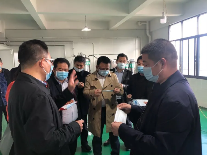 市委统战部副部长邓政走访调研我区民营企业(图2)