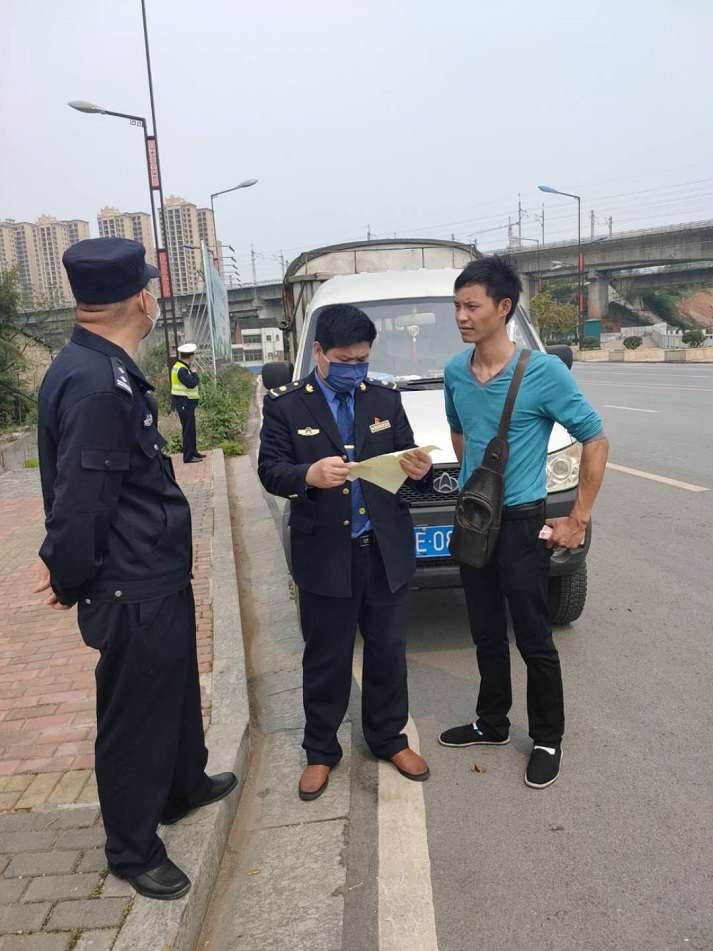 大祥城管联合交警开展机动车占道经营整治行动(图4)