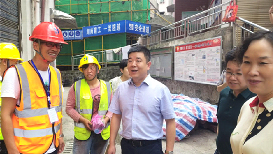 情系职工送清凉，共创全国文明城(图1)