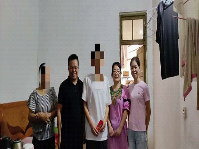 暖心大祥区爱心企业家资助贫困家庭大学生(图2)