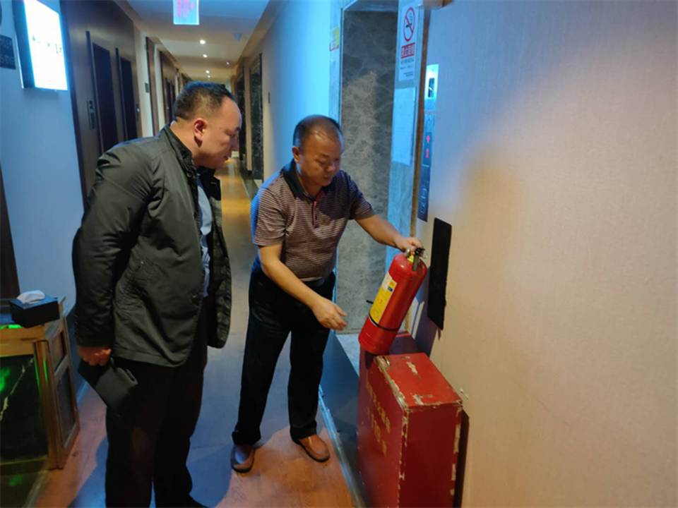 文旅广体局开展国庆期间秋冬季疫情常态化防控工作及安全生产大检查(图1)