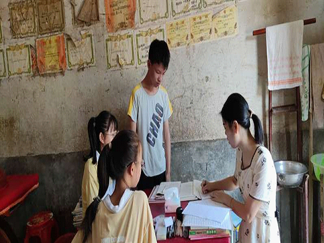 团区委：走访贫困学子 真情暖人心(图3)
