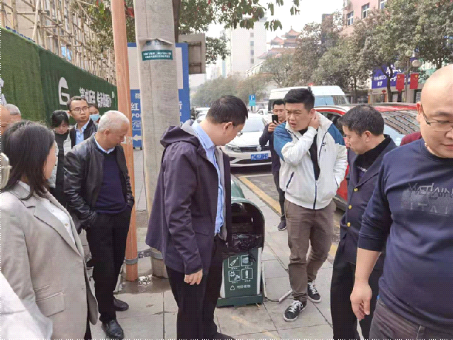 市城管局到我区调研城市管理工作(图3)