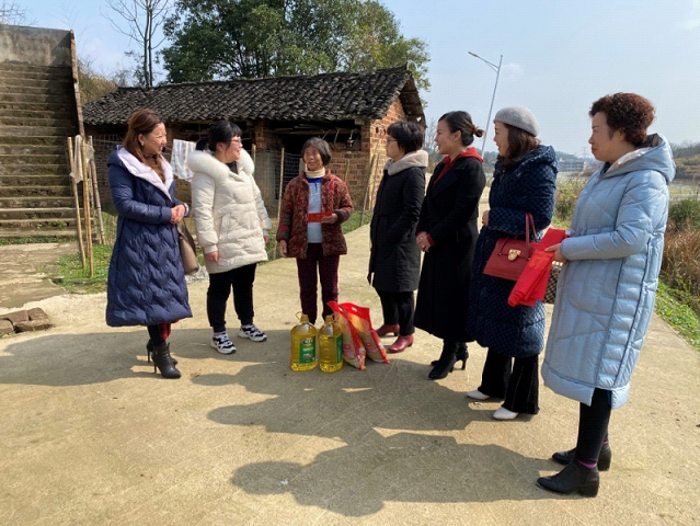 情暖三八节‖市、区妇联这一波慰问很暖心(图2)