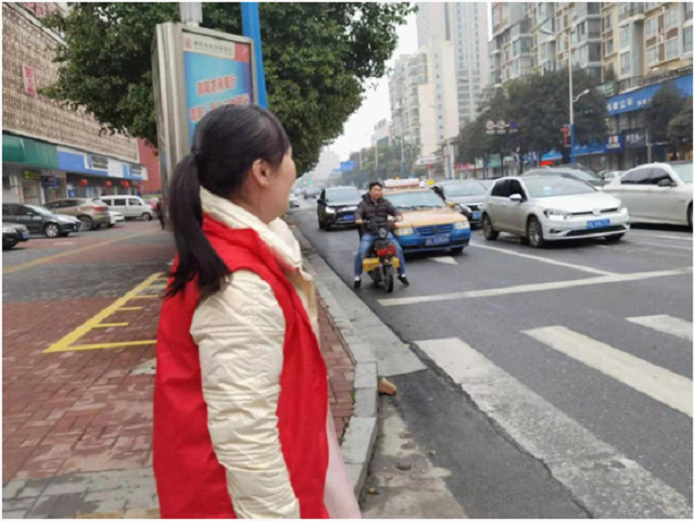 大祥区机关事务服务中心：学雷锋树新风，倡导文明出行(图2)