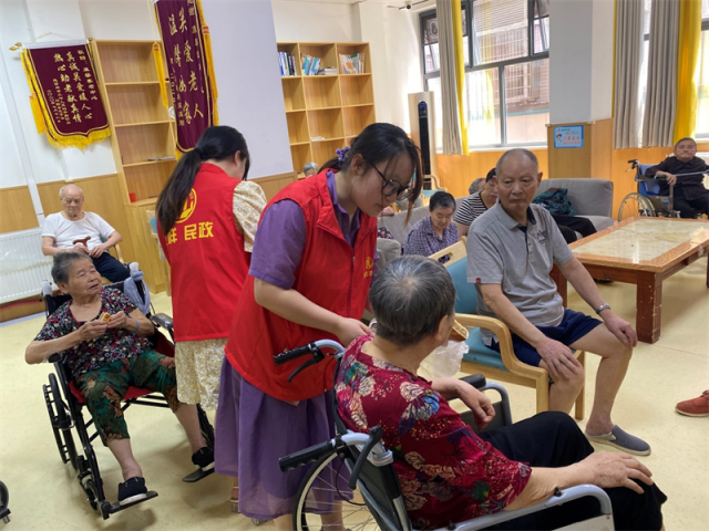 关爱老人，情暖夕阳——大祥区民政局开展关爱老人志愿服务活动(图3)