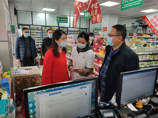 大祥区开展春节前市场监管领域安全生产检查(图1)