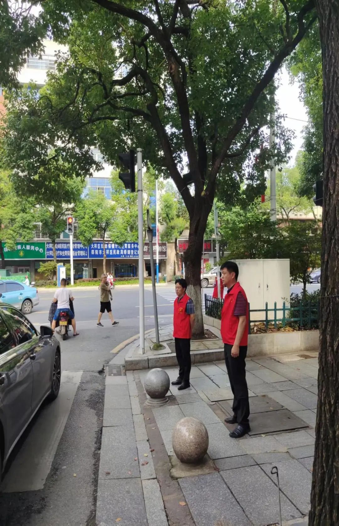 大祥区医疗保障局开展以“做文明大祥人，建文明大祥区”主题党日活动(图1)
