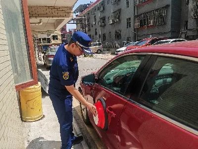 大祥区消防救援大队持续开展消防车通道整治(图1)