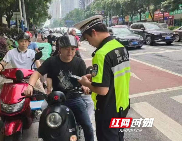 助力创建全国文明城市，大祥区交警大队一直在行动(图1)