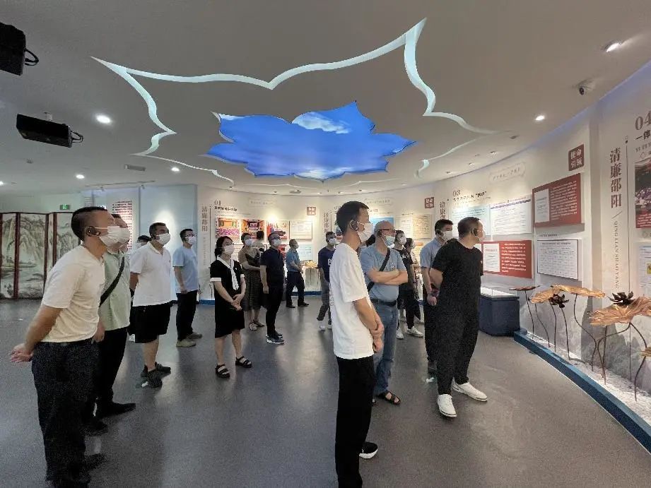 常敲清廉警钟 深化警示教育 ——大祥区纪委监委开展廉政警示教育活动(图1)