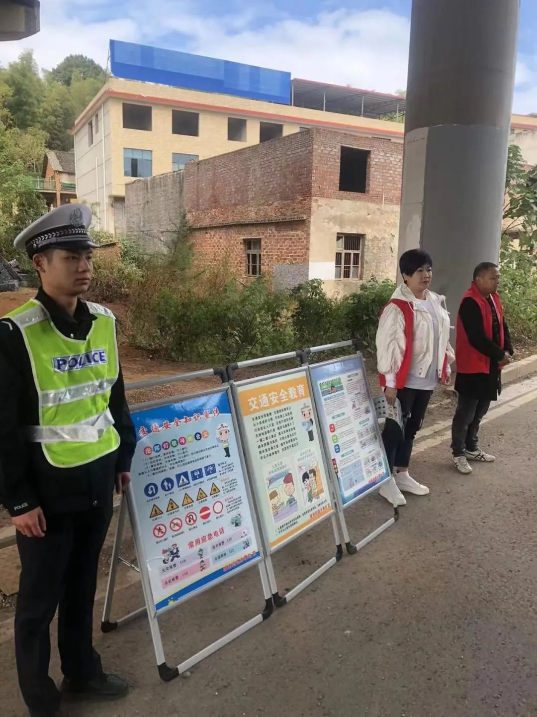 大祥区城南街道：“宣传+劝导+执法”多管齐下 筑牢道路交通安全防线(图4)