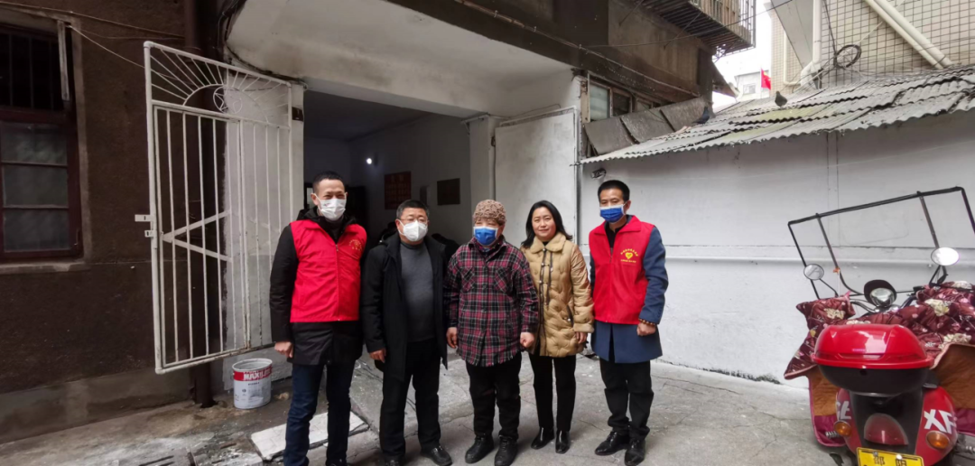 向兵春节前走访慰问道德模范(图3)