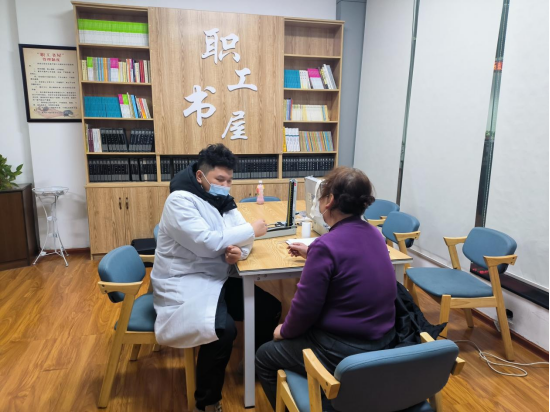 大祥区：义诊活动进大厅 真情服务暖人心(图3)