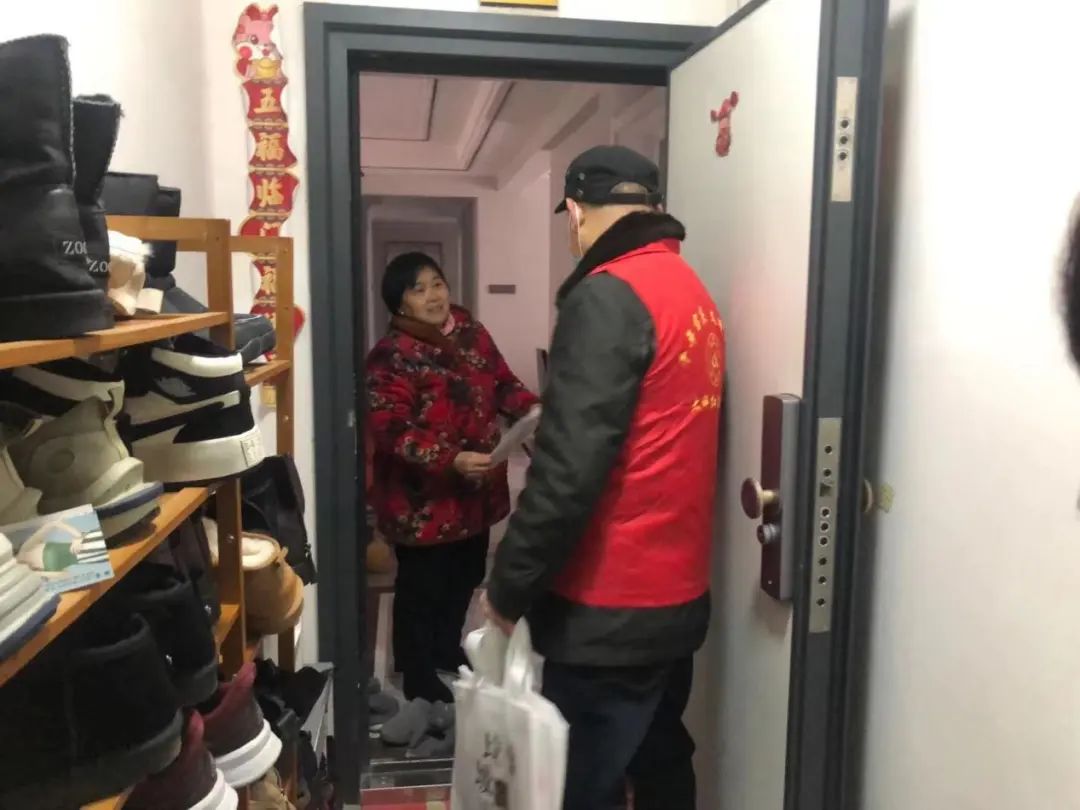 大祥区城管开展卫生环保倡议志愿者服务活动(图2)