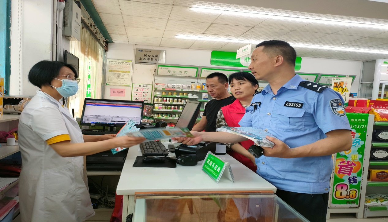 百春园街道开展禁毒宣传“六进”活动(图2)