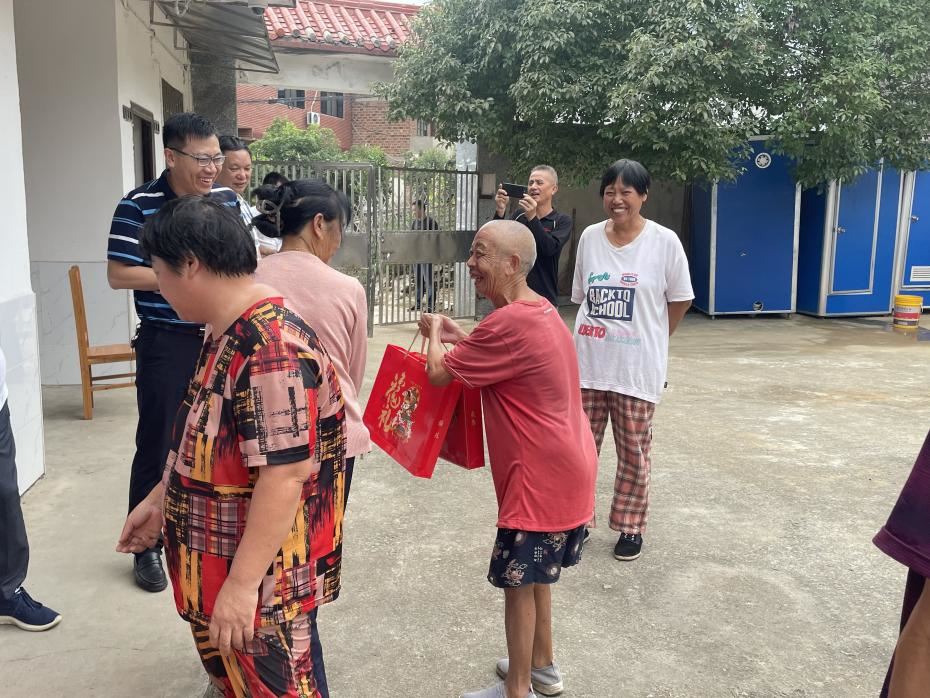 大祥民政:“双节”前夕慰问敬老院老人(图4)