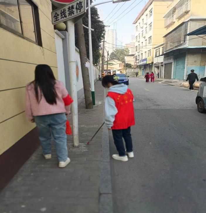 大祥区疾病预防控制中心开展“有害换有爱” 有害垃圾收集周宣传活动(图3)