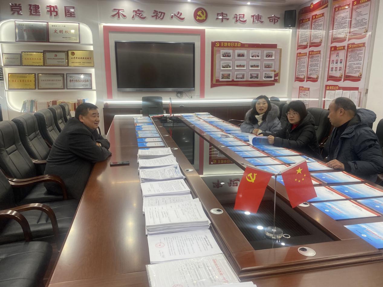 黄静怡督查校园安全工作(图1)