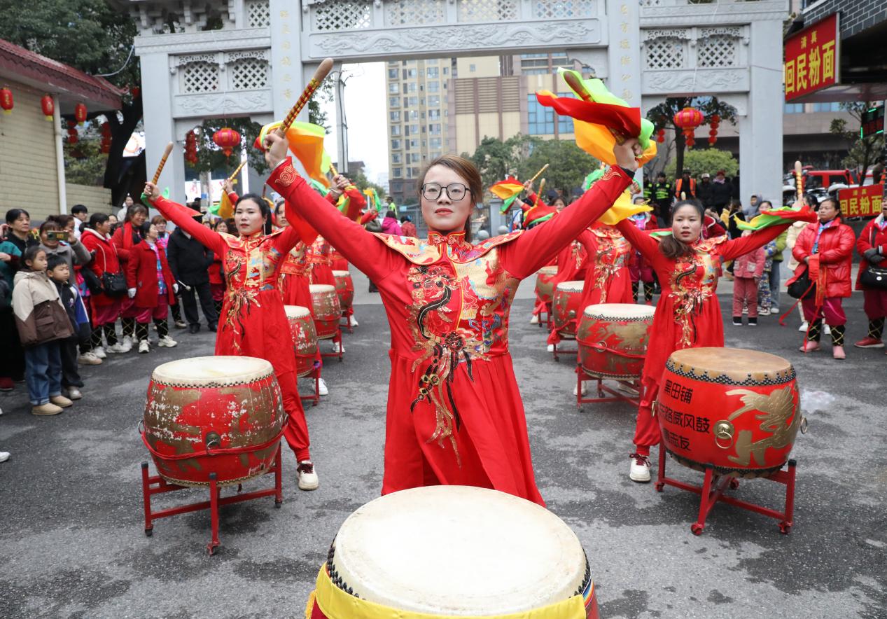 大祥区仙人井: 瑞蛇闹春 福满元宵(图3)