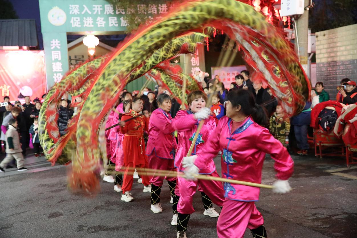 大祥区仙人井: 瑞蛇闹春 福满元宵(图2)