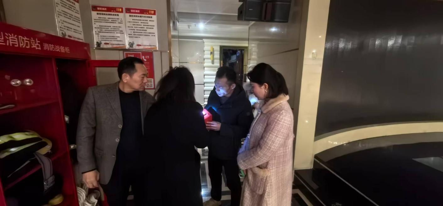 大祥区开展春节前文化市场安全生产检查 筑牢节日安全防线(图2)