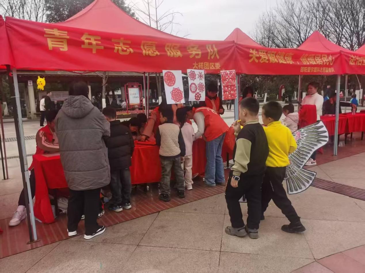 大祥区开展"学雷锋 做志愿 服务改革建新功"志愿服务集中宣传活动(图3)