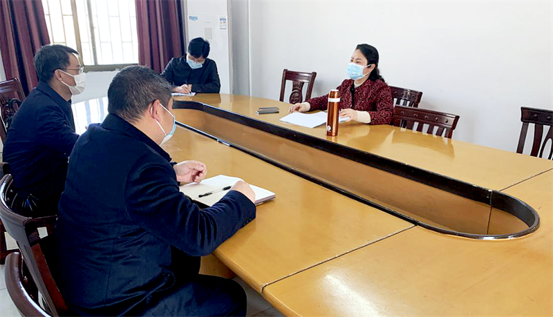 黄艳娥到各街道指导疫情防控分级分类网格化设置(图2)