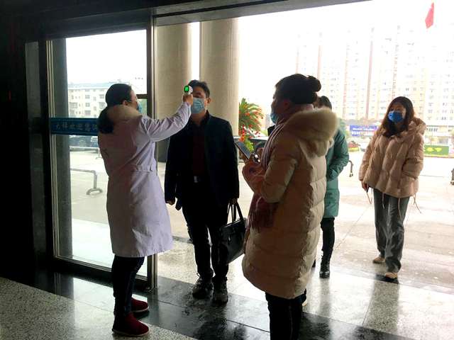 大祥区机关事务服务中心：当好“三员”，守牢机关疫情防控线(图1)