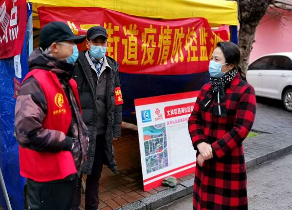 黄艳娥深入社区检查指导疫情防控工作(图3)