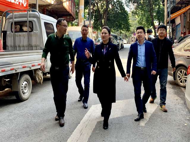黄艳娥现场督导老旧小区、C级危房和棚户区改造工作(图1)