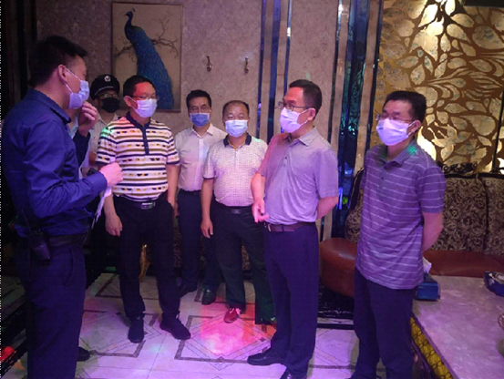 确保“五一”期间疫情防控工作到位 邓涛带队检查指导文化娱乐场所复工复产情况(图2)