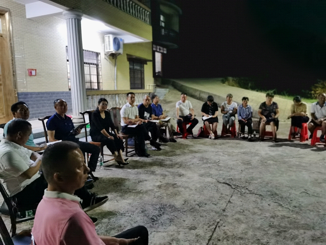 黄艳娥到板桥乡召开脱贫攻坚现场调度会(图2)