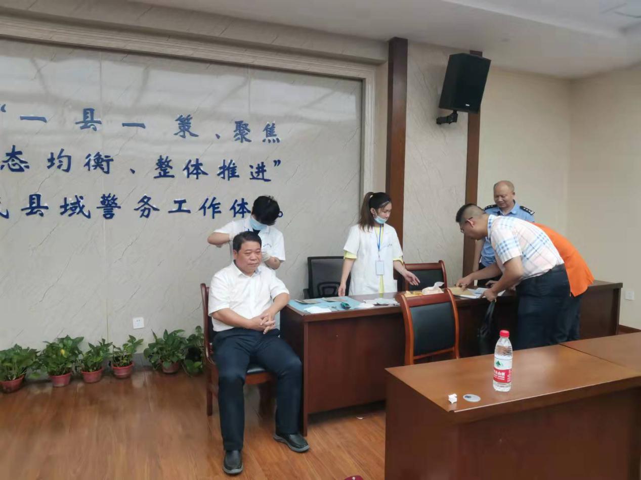 大祥区：区委书记、区长率先垂范 公职人员毛发检测工作全面铺开(图2)