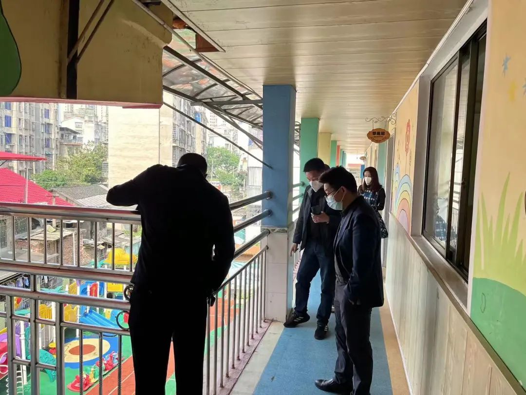 夏向阳深入校园督导检查安全工作(图2)