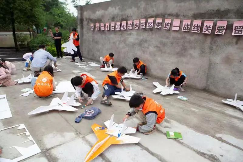 区委统战部开展“喜迎二十大，同心护未来”关爱留守儿童活动(图4)
