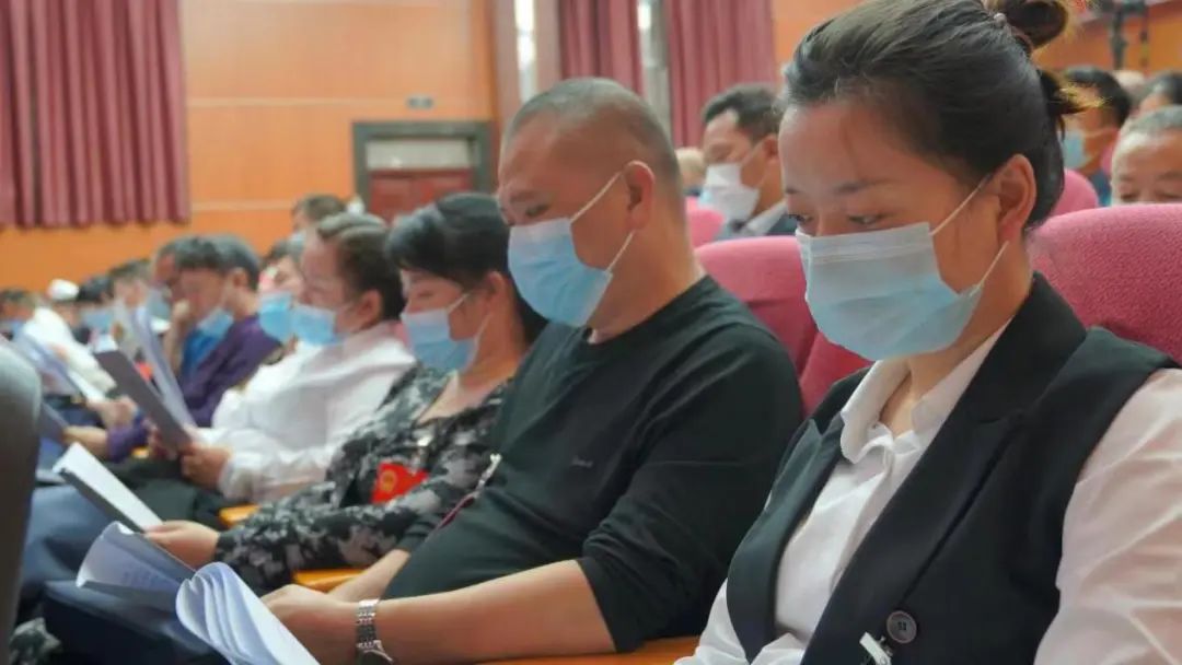 持续培育壮大实体经济 激发经济高质量发展活力———大祥区第六届人民代表大会第二次会议开幕(图5)