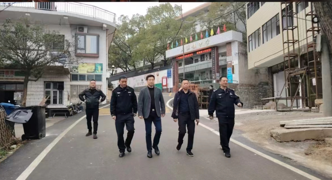 区领导深入一线督查指导，推动创文工作立行立改、全面提升(图3)