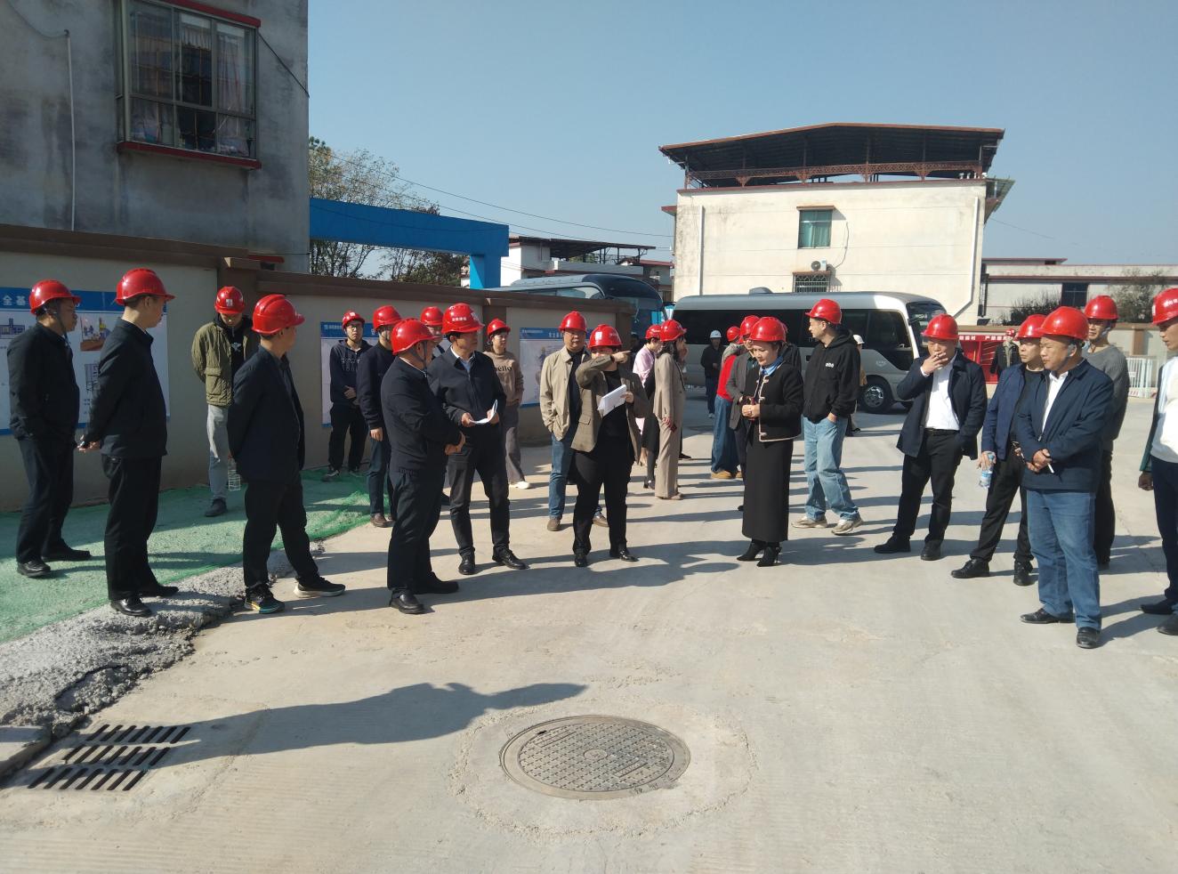 大祥区人大常委会组织驻区省、市人大代表 开展集中视察(图2)