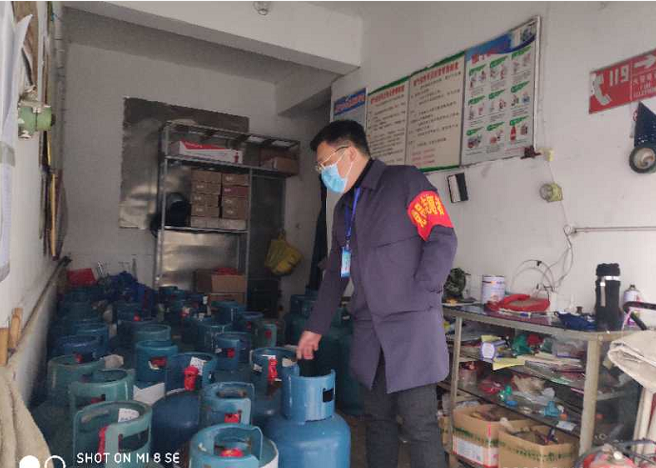 中心街道开展企业复工复产安全大检查(图1)