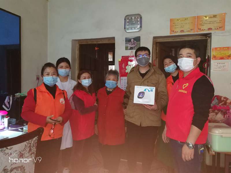 中心街道走访慰问困境儿童(图1)