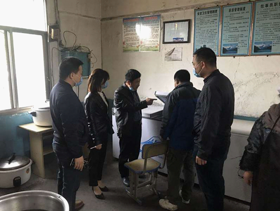 板桥乡开展校园安全及食品安全检查工作(图2)