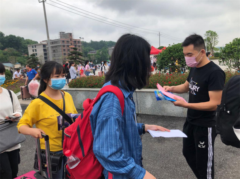 雨溪街道开展“无毒校园，青春不毒行”禁毒宣传活动(图4)