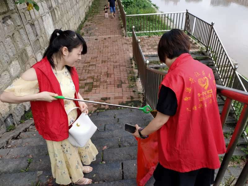 中心街道开展环境卫生大扫除活动(图4)