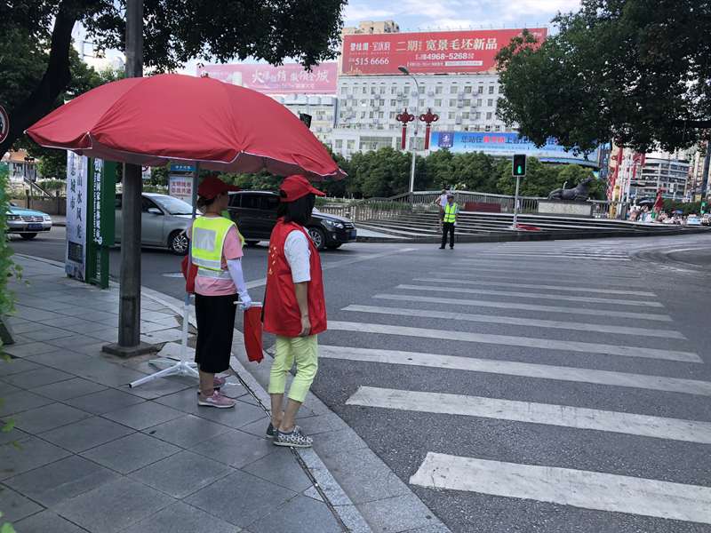 中心街道：创建文明城市我们在行动(图2)