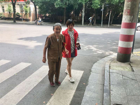 中心街道：巧用“三支队伍”全力推进创文工作(图2)
