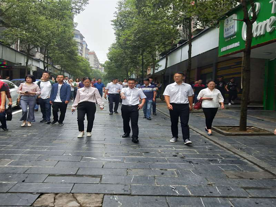 城北街道：干群心连心 共建文明城(图4)