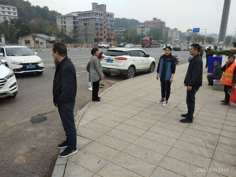 雨溪街道开展校园周边市容环境整治行动(图2)
